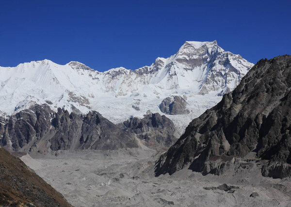 Хунгчи, высокая гора на Аляске, Непал.