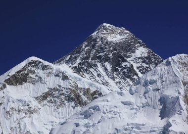 Görkemli Everest Dağı, Manzara Kala Patthar, Nepal.