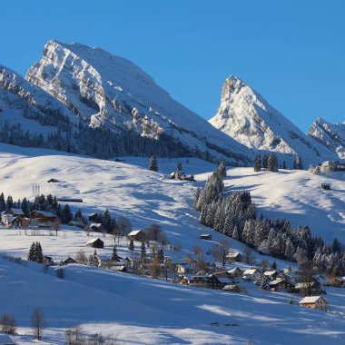 Churfirsten Sıradağları, Toggenburg Vadisi, İsviçre.