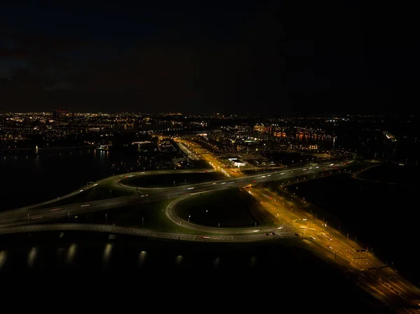 Дорожній Рух A10 Вночі Інфраструктура Автостради Темряві Освітлює Динамічний Рух — стокове фото