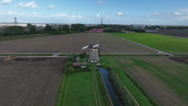 Tradycyjny Wiatrak Polderze Holandii Przenoszenie Wody Wiejskiej Krainie Malowniczej Historycznej — Wideo stockowe
