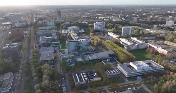 2022年11月2日 オランダのアイントホーフェン アイントホーフェン工科大学 アカデミック サイエンス キャンパス施設の建設技術的知識教育と研究 — ストック動画
