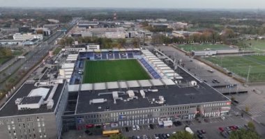 Zwolle, 30 Ekim 2022, Hollanda. MAC PARK Stadyumu PEC Zwolle Hollanda profesyonel futbol kulübünün evidir. Futbol ve etkinlik alanı. Birinci ligde oynayan bir kulüp. Hava aracı görünümü