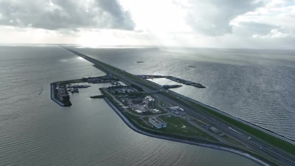 Afsluitdijks Översvämningsskyddssystem Nederländerna Mellan Nordholland Och Friesland Stänger Ijsselmeer Från — Stockvideo