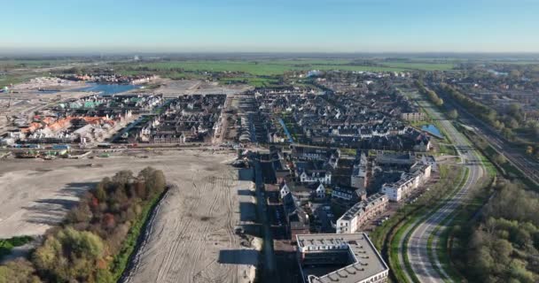 建设和建设现代化的近郊住宅 拆迁住宅屋外城市发展项目 荷兰的住房 — 图库视频影像