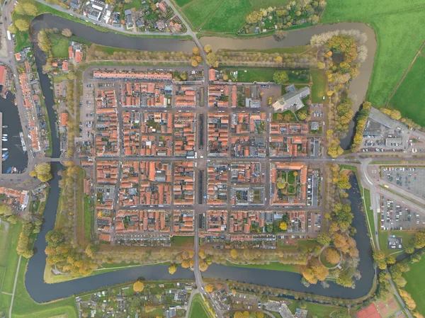 荷兰格尔得兰的埃尔堡的历史中心 中世纪要塞 几乎是一条笔直的街道 以前忽视Zuiderzee河的渔镇和贸易城镇 — 图库照片