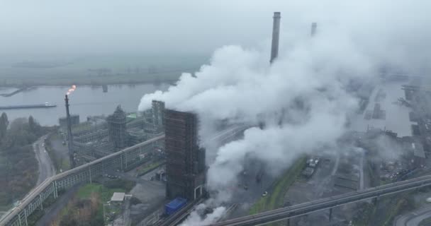 Cokesfabrieken Sinterfabrieken Hoogovens Warm Koudwalserijen Voor Verwerking Van Ruwijzer Galvanisatie — Stockvideo