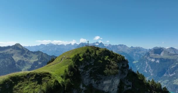 Montanha Aérea Alpes Suíça Hora Verão Caminhadas Paraíso Atravessar Topo — Vídeo de Stock
