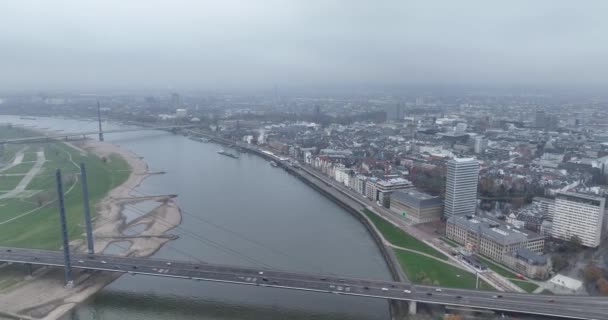 Dusseldorf Skyline City Overhead View River Rhine Rheinknie Bridge Rheinturm — Stock Video