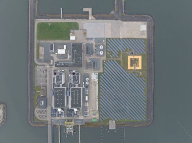 İlk gaz yakıtlı STEG Steam ve gaz güç üretim istasyonu GT26 teknolojisi. IJsselmeer 'de yapay olarak inşa edilmiş bir ada.