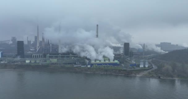 Klimatförändringar Miljöskador Co2 Utsläpp Rökmoln Och Smog Kraftigt Förorenad Himmel — Stockvideo