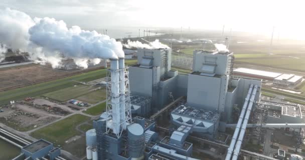 Skorsten Med Rökångor Global Uppvärmning Kolkraftverk Elproduktionsanläggning Eemshaven Nederländerna — Stockvideo