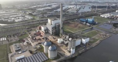 Dismantling of power plant that generated electricity through coal.