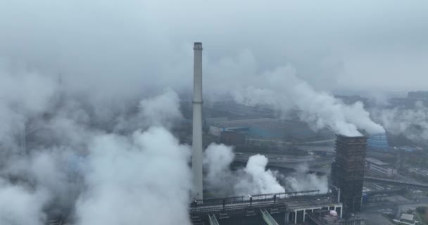ブラスト炉 工業地帯 大規模な鉄鋼生産 亜鉛メッキおよびコーティングライン ドイツのデュイスブルクで鉄鋼製品の生産 ルールエリア — ストック動画