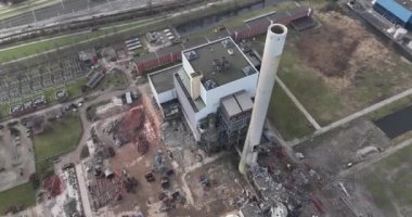 Hemweg centrale is a power plant located in the Netherlands. It is a coal-fired power plant which can generate electricity using steam turbines. Aerial droen view