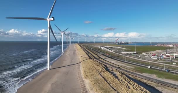 Rotterdam Января 2023 Нидерланды Ветровые Турбины Больших Сооружениях Маасвлакте Вырабатывают — стоковое видео