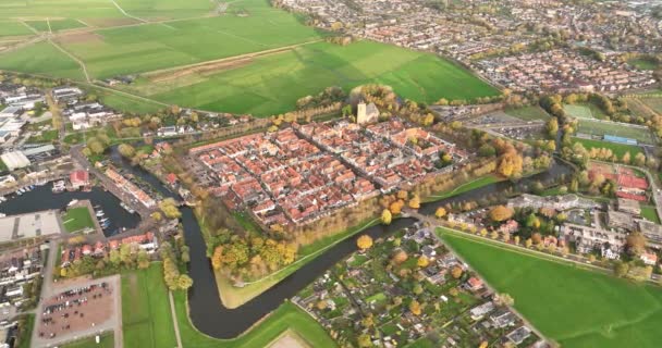 エルブルグは 豊かな文化遺産と伝統的建築を持つオランダのユニークな よく保存された中世の要塞化された町です — ストック動画