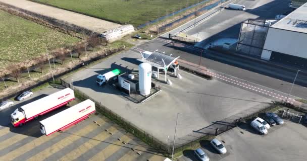 Nieuwegein February 2023 Netherlands 令人惊奇的是 在这个令人惊叹的无人驾驶飞机视频中 对纽韦金的液化天然气灌装点采用了先进的技术 — 图库视频影像