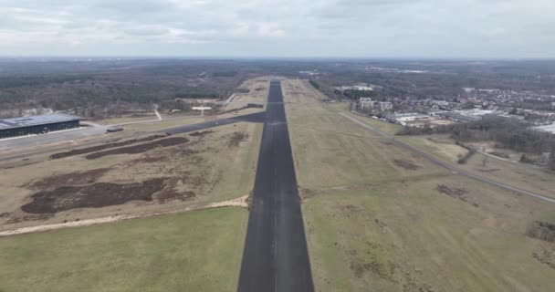 Letecká Perspektiva Letištní Dráhy Zdůrazňuje Složitý Fascinující Svět Letu — Stock video