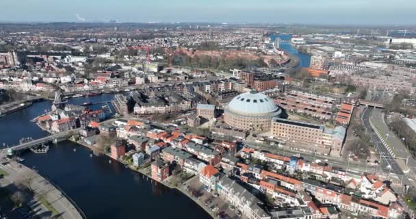 Haarlems Hareketli Şehir Merkezine Tarihi Yapılarına Hayranlık Uyandıran Kuş Bakışı — Stok video