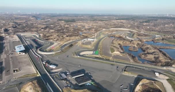 赞德沃尔特 2023年3月1日 不可战胜的鸟瞰曲折的跑道 — 图库视频影像