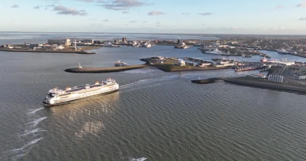 Den Helder Února 2023 Nizozemsko Texelstroom Trajekt Projíždí Vlnami Přičemž — Stock video