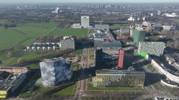 ユトレヒト 2023年2月8日 オランダ ユトレヒト科学公園の活気あるコミュニティと活気あるエネルギーのドローンの視点 — ストック動画