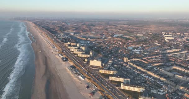 Spektakularne Nagrania Dronów Ukazujące Pomarańczowe Różowe Odcienie Zachodu Słońca Zandvoort — Wideo stockowe