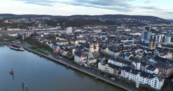 Koblenz Eski Şehrinin Ihtişamına Tanık Olun Hava Aracı Videosu Çarpıcı — Stok video