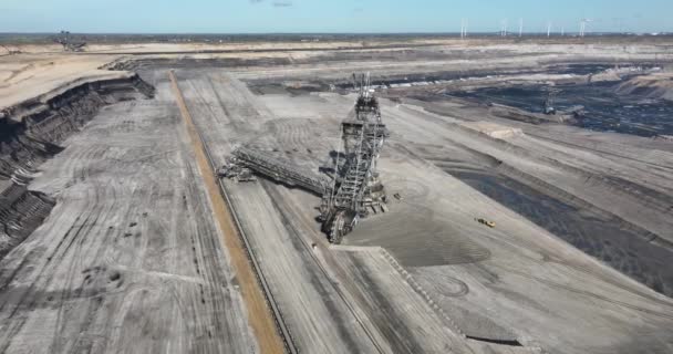 Büyük Ölçekli Maden Donanımı Geniş Açık Çukur Linyit Madeninde Kova — Stok video