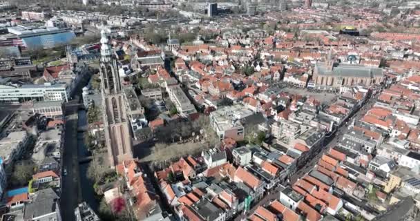 美国福特市中心和荷兰的Onze Lieve Vrouwekerk 杜奇市 空中无人驾驶飞机视图 — 图库视频影像