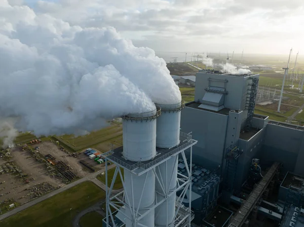 2022年12月26日 ホーグランドのエームスハーフェン Eemshven Rwe発電所と煙スタックの閉鎖 空中ドローンビデオ — ストック写真
