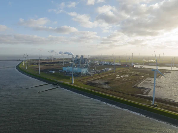 2022年12月26日 ホーグランドのエームスハーフェン エームスハーフェン港とその発電所 — ストック写真
