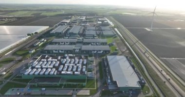 Veri tabanının havadan görünüşü. Geniş ölçekli bilgisayar altyapısı. Hollanda 'da..