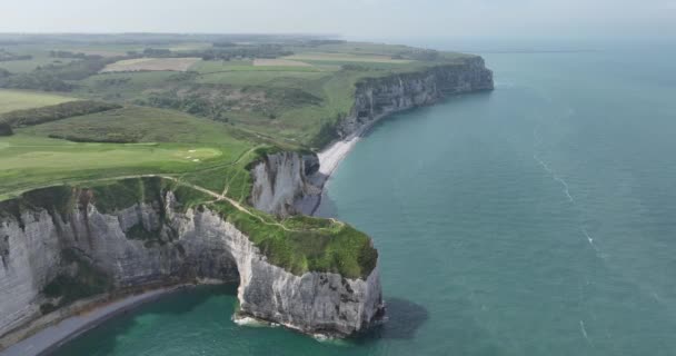 Воздушный Дрон Видео Скалы Этретат Нормандии Франция Европа — стоковое видео