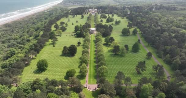 Normandiya Fransa Daki Amerikan Dünya Savaşı Mezarlığı Yukarıdaki Hava Aracı — Stok video