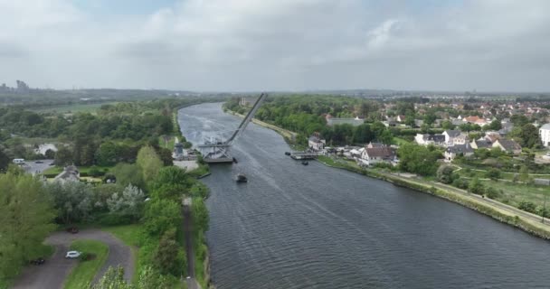 Pegasusbrücke Wahrzeichen Des Zweiten Weltkriegs Frankreich Drohnenblick Aus Der Luft — Stockvideo