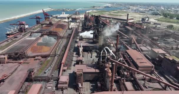 Industrie Usine Métallurgique Cheminée Fumée Aérienne Dunkerque France — Video