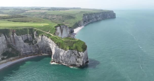 Chalk Cliffs Normandiya Kıyısında Hava Aracı Görünümü — Stok video