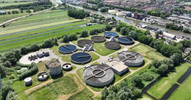 Flygfoto Från Drönarvideo Från Ett Vattenreningsverk Gouda Nederländerna — Stockvideo