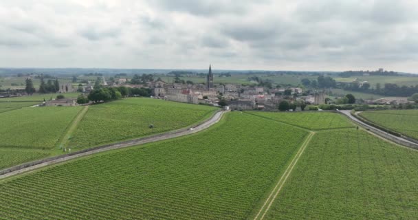 Повітряне Безпілотне Відео Про Село Святого Емілія Оточене Виноградниками Франція — стокове відео