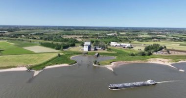 Nükleer Santral Dodewaard, Hollanda 'nın Dodewaard kentindeki eski bir nükleer enerji santralidir. Hava aracı fotoğrafı..
