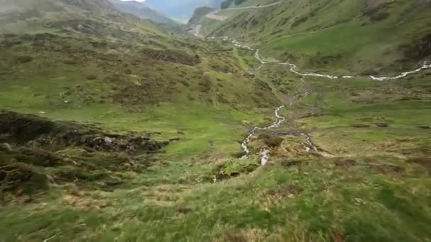 Vidéo Drone Aérien Fpv Plongée Dans Une Cascade Col Tourmalet — Video