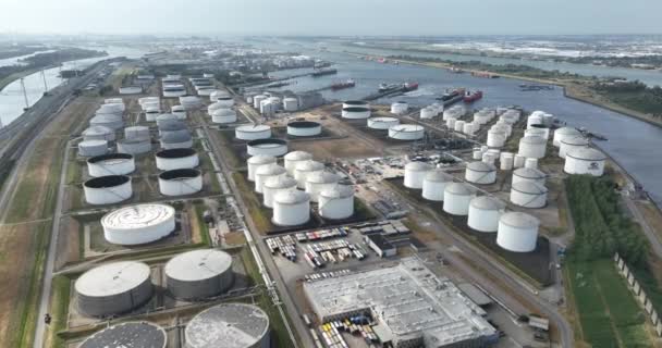 Europort Industrial Area Petrokemiska Containrar Och Bulktransportfartyg Flygdrönare Rotterdam — Stockvideo