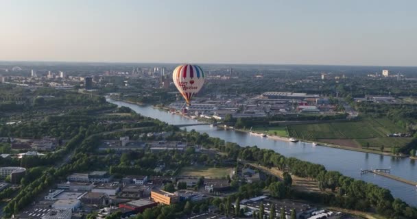 Nieuwegein Juli 2023 Niederlande Heißluftballonfahrt Über Nieuwegein Stadtgebiet Einem Sommertag — Stockvideo