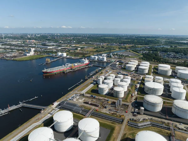 2023年6月21日 オランダのアムステルダム アムステルダム オランダの港にあるアメリカの石油化学容器サイロ — ストック写真