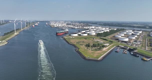 Λιμάνι Europoort Και Calandcanal Μεγάλο Βιομηχανικό Λιμάνι Στο Ρότερνταμ Κοντά — Αρχείο Βίντεο