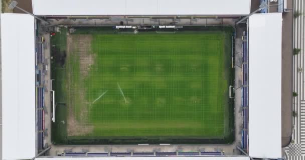 Letecký Pohled Shora Dolů Prázdné Fotbalové Hřiště — Stock video