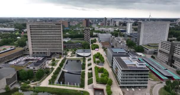 2023年7月22日 ロッテルダム オランダ エラスムス大学ロッテルダム校はロッテルダムにある大学です キャンパスの空中ドローンビデオ — ストック動画