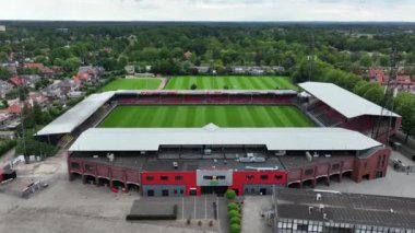 Deventer, 19 Temmuz, 2023, Hollanda. De Adelaarshorst, Vetkampstraat 'ta bulunan bir futbol stadyumu. Stadyum 1920 yılından beri Go Ahead Eagles tarafından oynanmaktadır. Hava aracı